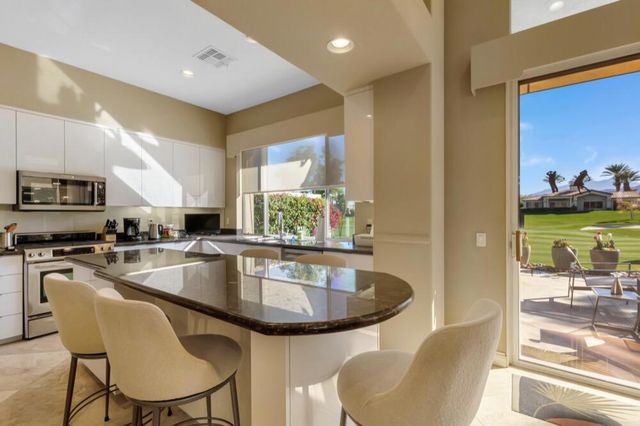 769 Box Canyon Trail, Palm Desert, CA 92211