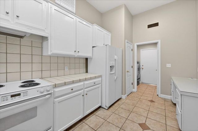 5950 W Chennault Avenue, Fresno, CA 93722