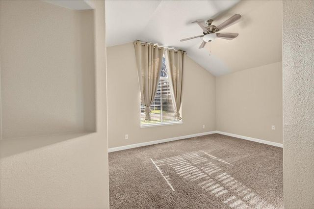 5950 W Chennault Avenue, Fresno, CA 93722