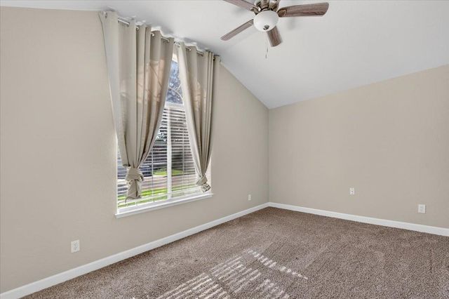 5950 W Chennault Avenue, Fresno, CA 93722