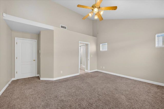 5950 W Chennault Avenue, Fresno, CA 93722