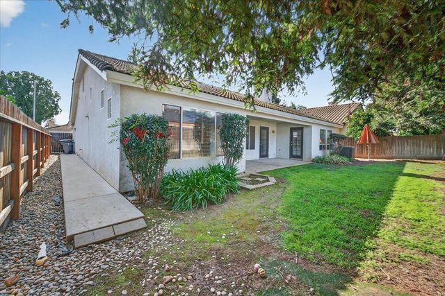 5950 W Chennault Avenue, Fresno, CA 93722
