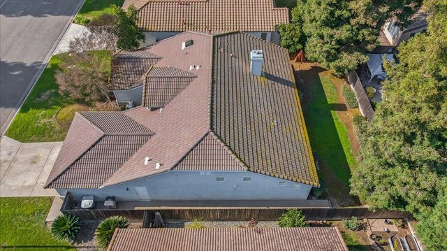 5950 W Chennault Avenue, Fresno, CA 93722