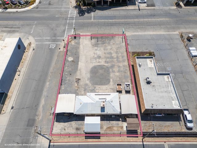 33 E Gridley Rd, Gridley, CA 95948