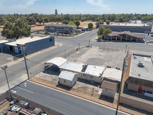 33 E Gridley Rd, Gridley, CA 95948