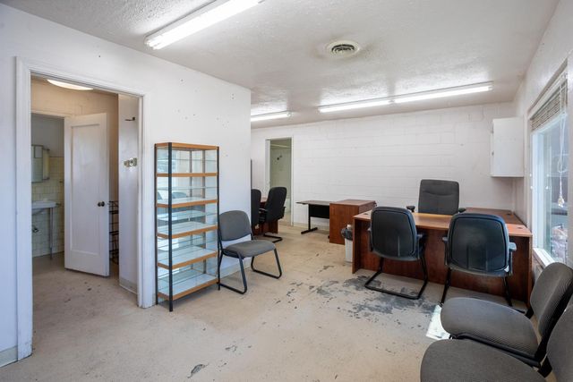 33 E Gridley Rd, Gridley, CA 95948