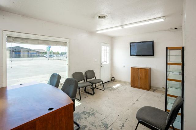 33 E Gridley Rd, Gridley, CA 95948