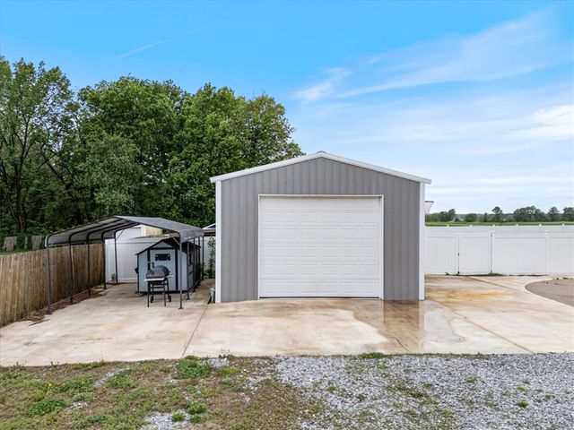 13214 Taylor Orchard Road, Gentry, AR 72734