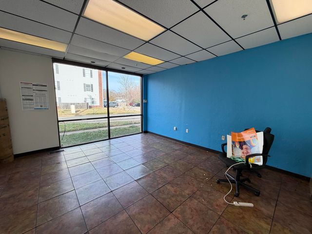 940 S National Avenue D, Springfield, MO 65804