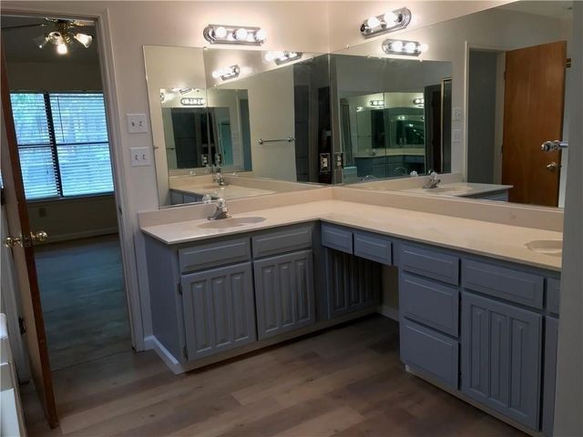 1406 Briarcrest Drive, Grapevine, TX 76051