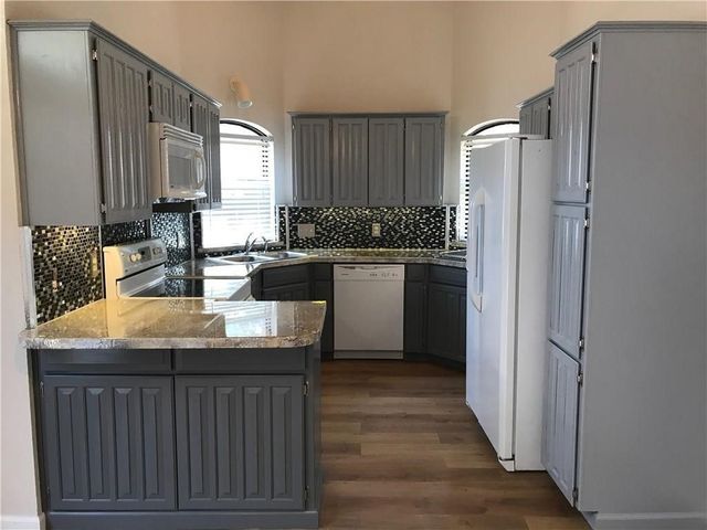 1406 Briarcrest Drive, Grapevine, TX 76051