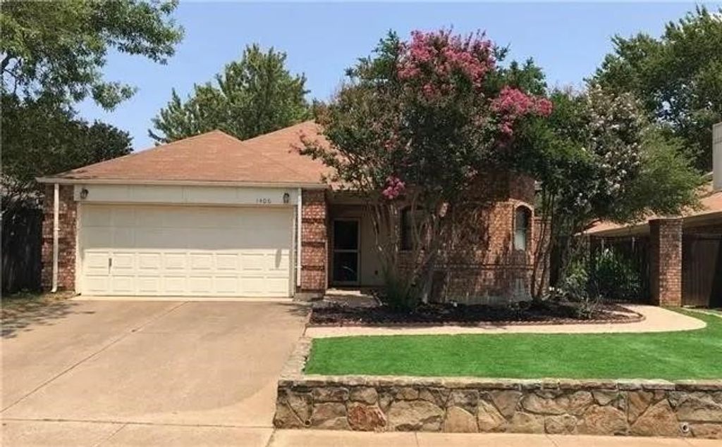 1406 Briarcrest Drive, Grapevine, TX 76051