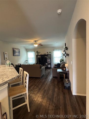 2805 E Quincy Street, Broken Arrow, OK 74014