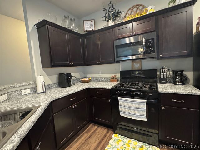 2805 E Quincy Street, Broken Arrow, OK 74014