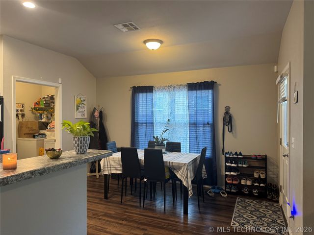 2805 E Quincy Street, Broken Arrow, OK 74014