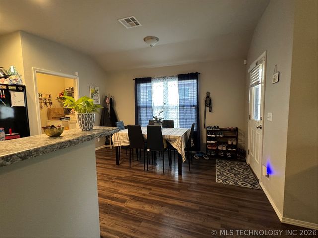 2805 E Quincy Street, Broken Arrow, OK 74014