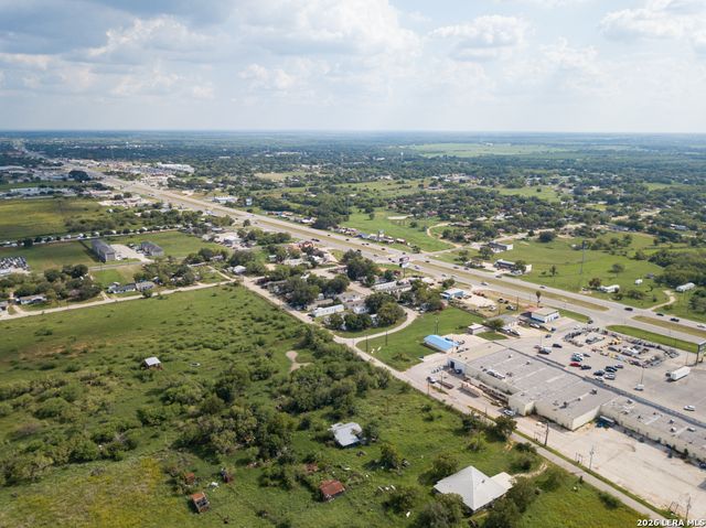 1804 Sutherland Springs, Floresville, TX 78114