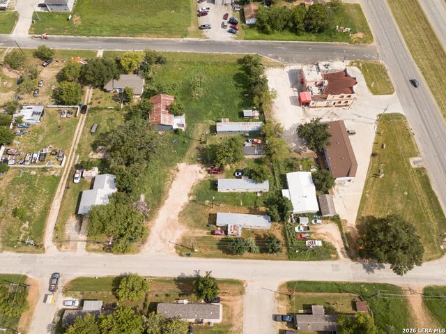 1804 Sutherland Springs, Floresville, TX 78114