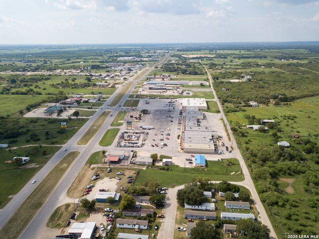 1804 Sutherland Springs, Floresville, TX 78114