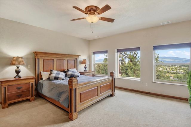 19622 E Granite Ln, Otis Orchards, WA 99027