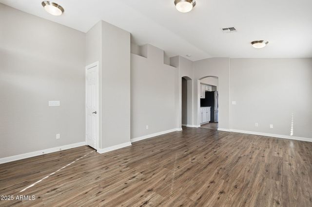 1520 E BOWKER Street, Phoenix, AZ 85040