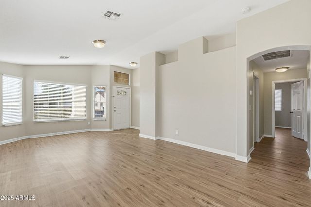 1520 E BOWKER Street, Phoenix, AZ 85040