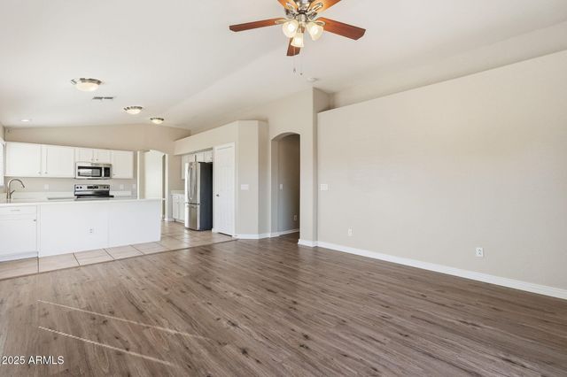 1520 E BOWKER Street, Phoenix, AZ 85040