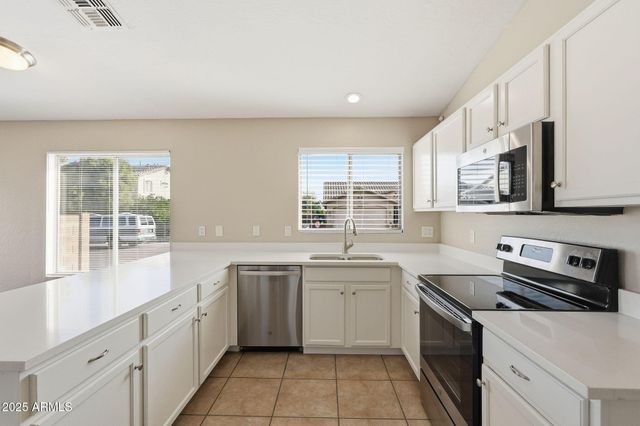 1520 E BOWKER Street, Phoenix, AZ 85040