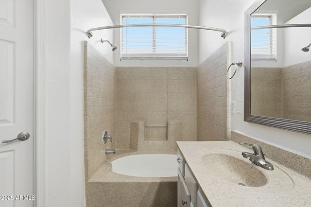 1520 E BOWKER Street, Phoenix, AZ 85040