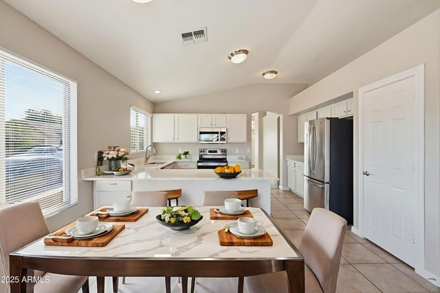 1520 E BOWKER Street, Phoenix, AZ 85040