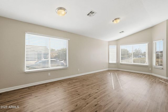 1520 E BOWKER Street, Phoenix, AZ 85040