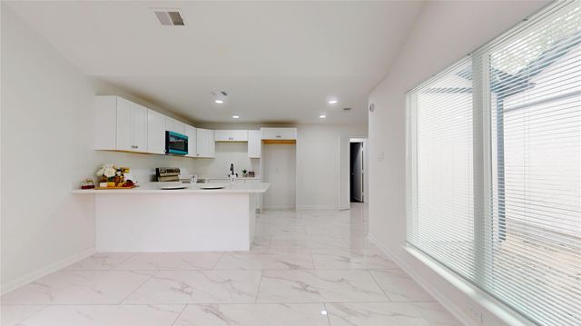 7415 Alcomita Drive, Houston, TX 77083