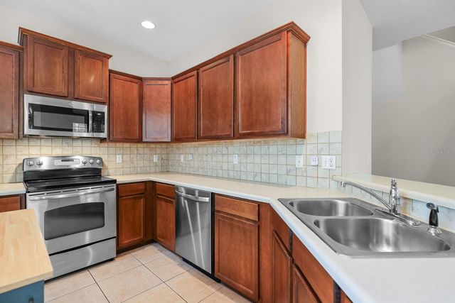 16612 KINGLETSIDE COURT, Lithia, FL 33547