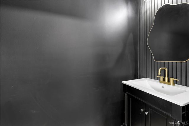 513 COUNTY DOWNS Road, Montgomery, AL 36109