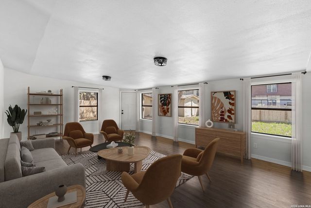 4426 Newcome Dr, San Antonio, TX 78229