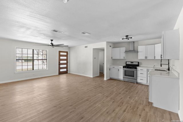 4426 Newcome Dr, San Antonio, TX 78229