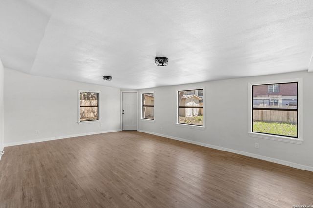 4426 Newcome Dr, San Antonio, TX 78229