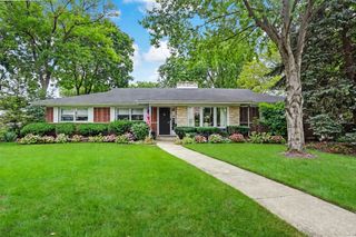 443 Blackstone Avenue, La Grange, IL 60525