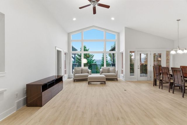 6715 S Shelby Ridge St, Spokane, WA 99224