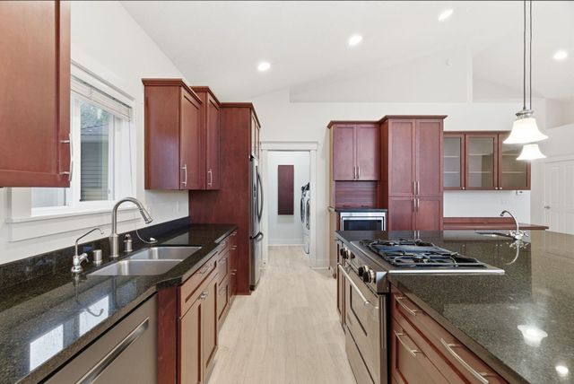 6715 S Shelby Ridge St, Spokane, WA 99224