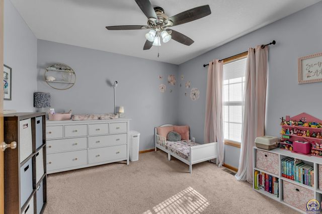 3839 NW Dondee LN, Topeka, KS 66618