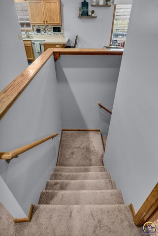 3839 NW Dondee LN, Topeka, KS 66618