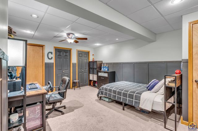 3839 NW Dondee LN, Topeka, KS 66618