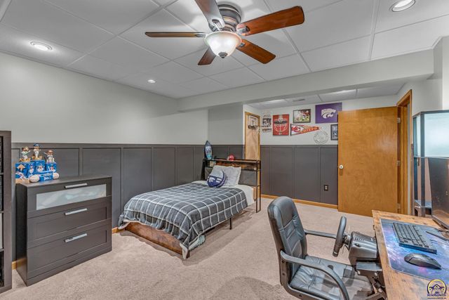 3839 NW Dondee LN, Topeka, KS 66618