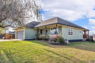 3839 NW Dondee LN, Topeka, KS 66618