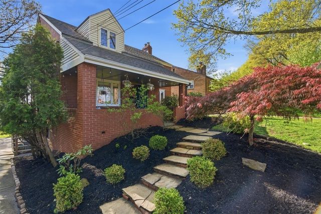 425 Edgewood Rd, Forest Hills Boro, PA 15221