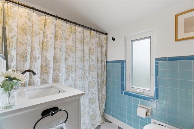 425 Edgewood Rd, Forest Hills Boro, PA 15221