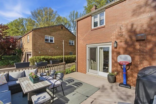 425 Edgewood Rd, Forest Hills Boro, PA 15221