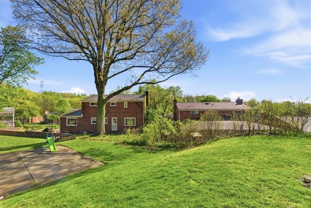 425 Edgewood Rd, Forest Hills Boro, PA 15221