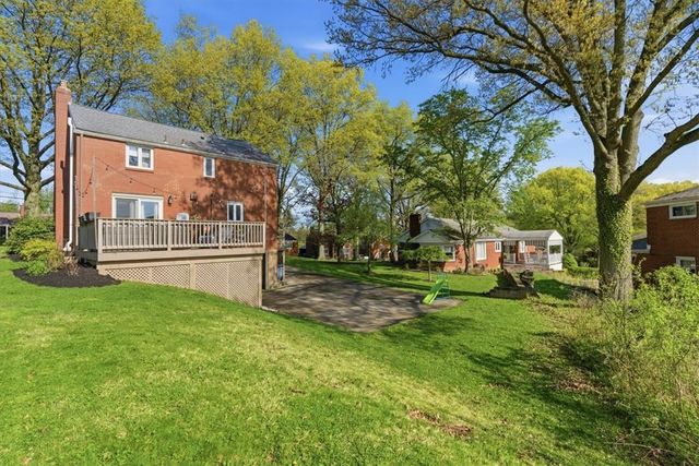 425 Edgewood Rd, Forest Hills Boro, PA 15221